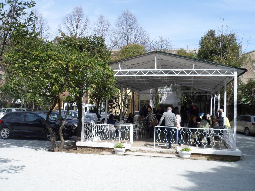 Hotel Zanarini In Centro A Riccione Exterior foto