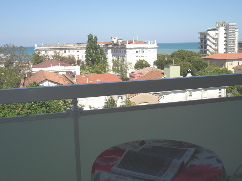 Hotel Zanarini In Centro A Riccione Exterior foto