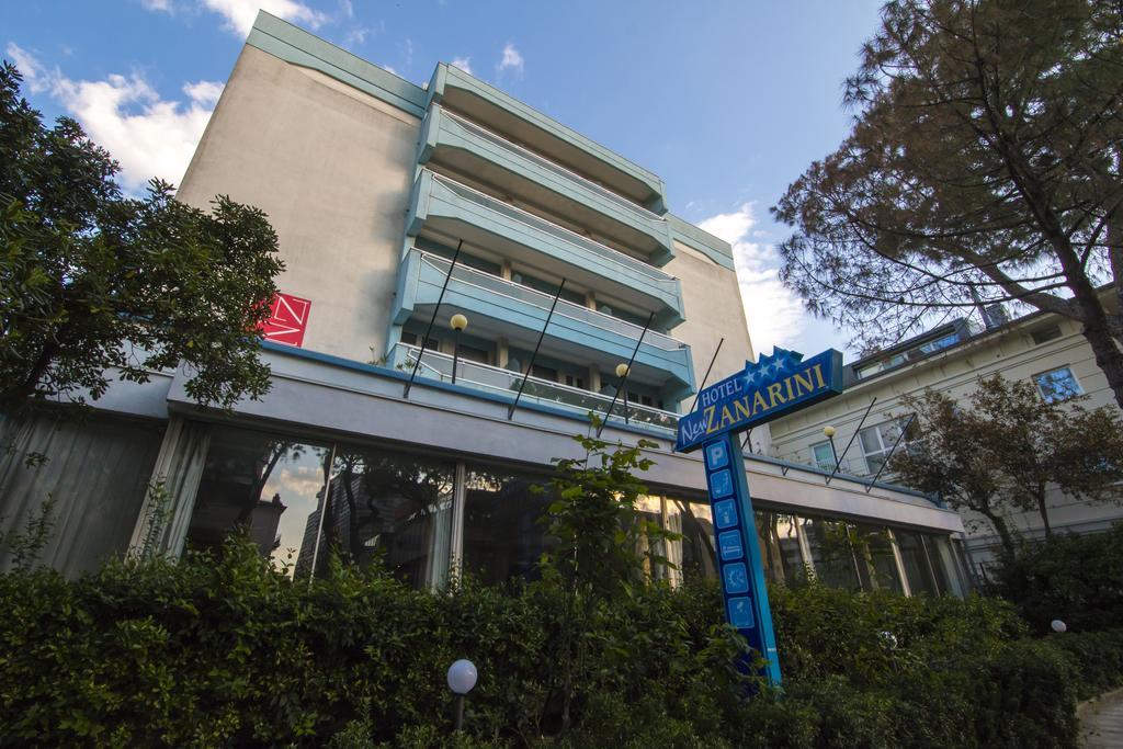 Hotel Zanarini In Centro A Riccione Exterior foto